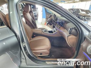 Mercedes-Benz E-Class E300e 4MATIC Exclusive 2020 года из Южной Кореи