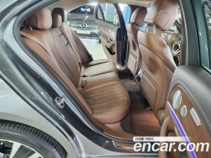Mercedes-Benz E-Class E300e 4MATIC Exclusive 2020 года из Южной Кореи