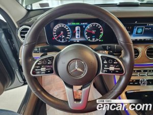Mercedes-Benz E-Class E300e 4MATIC Exclusive 2020 года из Южной Кореи