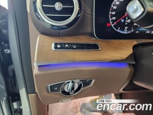 Mercedes-Benz E-Class E300e 4MATIC Exclusive 2020 года из Южной Кореи