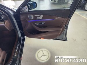 Mercedes-Benz E-Class E300e 4MATIC Exclusive 2020 года из Южной Кореи