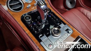 Bentley Continental 6.0 GTC 2020 года из Южной Кореи