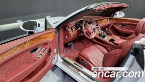 Bentley Continental 6.0 GTC 2020 года из Южной Кореи