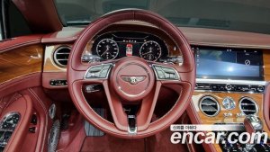 Bentley Continental 6.0 GTC 2020 года из Южной Кореи