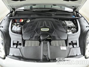 Porsche Cayenne 3.0 E-하이브리드 2021 года из Южной Кореи