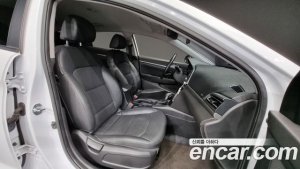 Hyundai AVANTE 1.6 2020 года из Южной Кореи