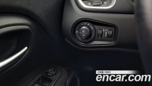 Jeep Renegade 2.4 Longitude 2021 года из Южной Кореи