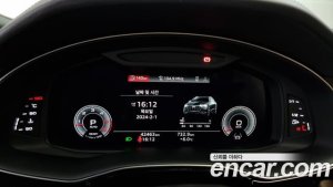 Audi Q8 45 TDI 4WD Premium 2021 года из Южной Кореи