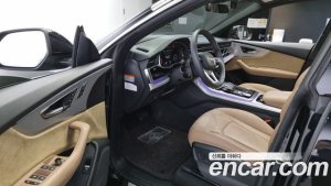 Audi Q8 45 TDI 4WD Premium 2021 года из Южной Кореи