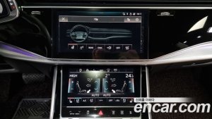 Audi Q8 45 TDI 4WD Premium 2021 года из Южной Кореи