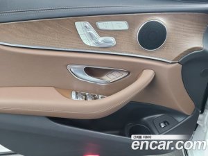 Mercedes-Benz E-Class E250 Exclusive 2021 года из Южной Кореи