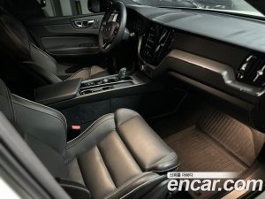 Volvo XC60 T8 R-디자인 2021 года из Южной Кореи