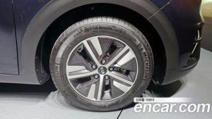 Kia Niro 1.6 HEV 2020 года из Южной Кореи