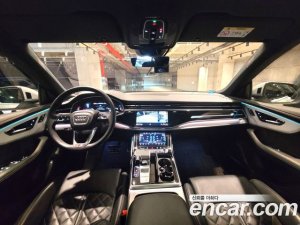 Audi Q8 50 TDI 4WD Premium 2021 года из Южной Кореи