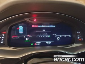 Audi Q8 50 TDI 4WD Premium 2021 года из Южной Кореи