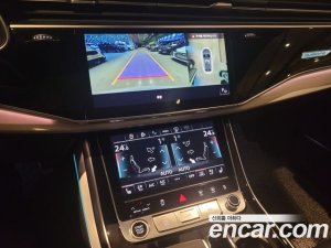 Audi Q8 50 TDI 4WD Premium 2021 года из Южной Кореи
