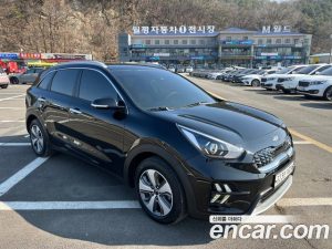 Kia Niro 1.6 HEV 2020 года из Южной Кореи