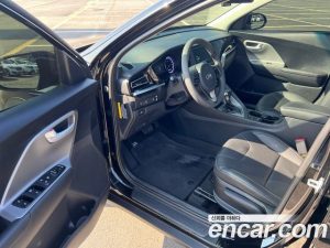 Kia Niro 1.6 HEV 2020 года из Южной Кореи