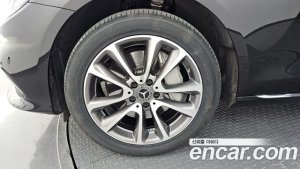 Mercedes-Benz E-Class E300 4MATIC Exclusive 2020 года из Южной Кореи