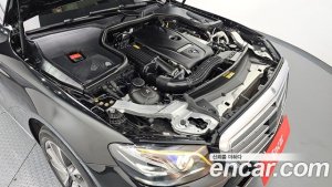 Mercedes-Benz E-Class E300 4MATIC Exclusive 2020 года из Южной Кореи