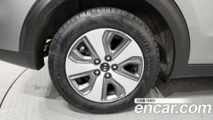 Kia Niro 1.6 HEV 2020 года из Южной Кореи