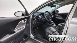 Kia Niro 1.6 HEV 2020 года из Южной Кореи