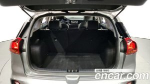 Kia Niro 1.6 HEV 2020 года из Южной Кореи
