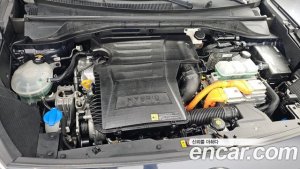 Kia Niro 1.6 HEV 2020 года из Южной Кореи