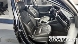 Kia Niro 1.6 HEV 2020 года из Южной Кореи