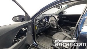 Kia Niro 1.6 HEV 2020 года из Южной Кореи