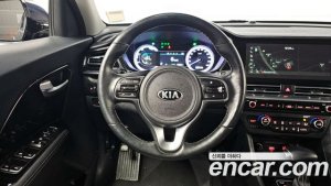 Kia Niro 1.6 HEV 2020 года из Южной Кореи
