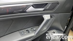 Volkswagen Tiguan 2.0 TDI Premium 2020 года из Южной Кореи