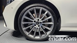 Mercedes-Benz E-Class E350 4MATIC AMG Line 2021 года из Южной Кореи
