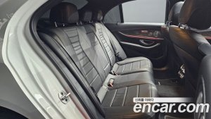 Mercedes-Benz E-Class E350 4MATIC AMG Line 2021 года из Южной Кореи