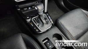 Kia Seltos Бензин 1.6 Turbo 4WD 2021 года из Южной Кореи