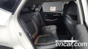 Kia Seltos Бензин 1.6 Turbo 4WD 2021 года из Южной Кореи