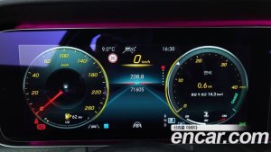 Mercedes-Benz E-Class E220d 4MATIC AMG Line 2021 года из Южной Кореи