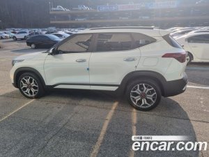 Kia Seltos Бензин 1.6 Turbo 2WD 2021 года из Южной Кореи