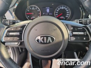 Kia Seltos Бензин 1.6 Turbo 2WD 2021 года из Южной Кореи