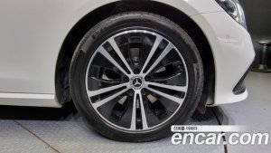 Mercedes-Benz E-Class E250 Avantgarde 2021 года из Южной Кореи
