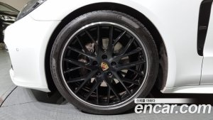 Porsche Panamera 3.0 AWD 2020 года из Южной Кореи