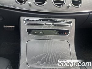 Mercedes-Benz E-Class E350 4MATIC AMG Line 2021 года из Южной Кореи