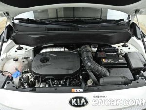 Kia Seltos Бензин 1.6 Turbo 4WD 2022 года из Южной Кореи