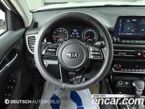 Kia Seltos Бензин 1.6 Turbo 4WD 2022 года из Южной Кореи