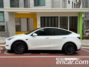 Tesla Model Y Performance 2021 года из Южной Кореи