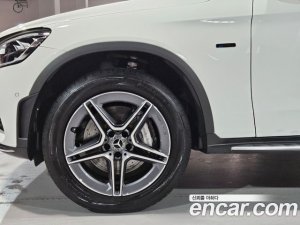 Mercedes-Benz GLC-Class GLC300e 4MATIC Coupe 2020 года из Южной Кореи