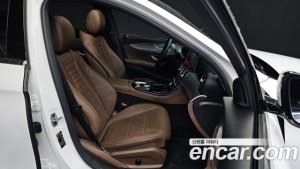 Mercedes-Benz E-Class E300 4MATIC AMG Line 2020 года из Южной Кореи