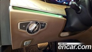 Mercedes-Benz E-Class E250 Exclusive 2021 года из Южной Кореи