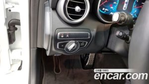 Mercedes-Benz C-Class C200 AMG Line 2021 года из Южной Кореи