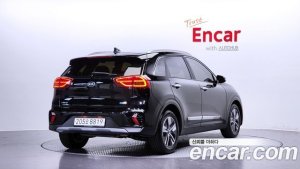 Kia Niro 1.6 HEV 2021 года из Южной Кореи